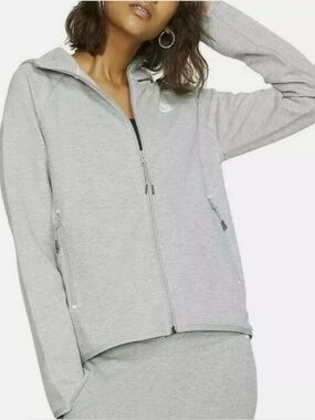 Women’s Nike Sportswear Tech Fleece Cape